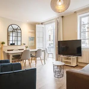 https://paseo-del-arenal-en-el-casco-viejo.sansebastianhotels.net